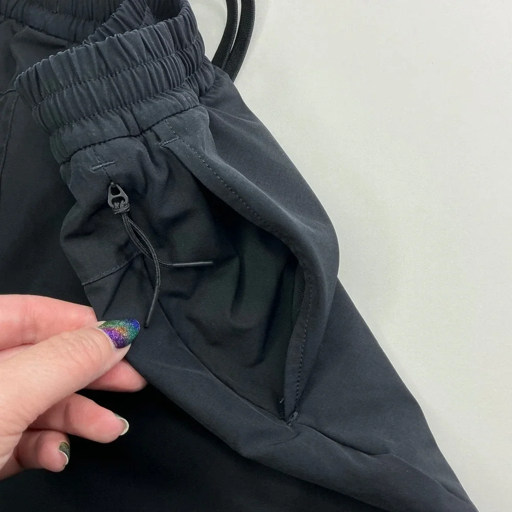 GapFit Black Athletic Shorts Womens M GF004104 Pockets Stretch Workout Running